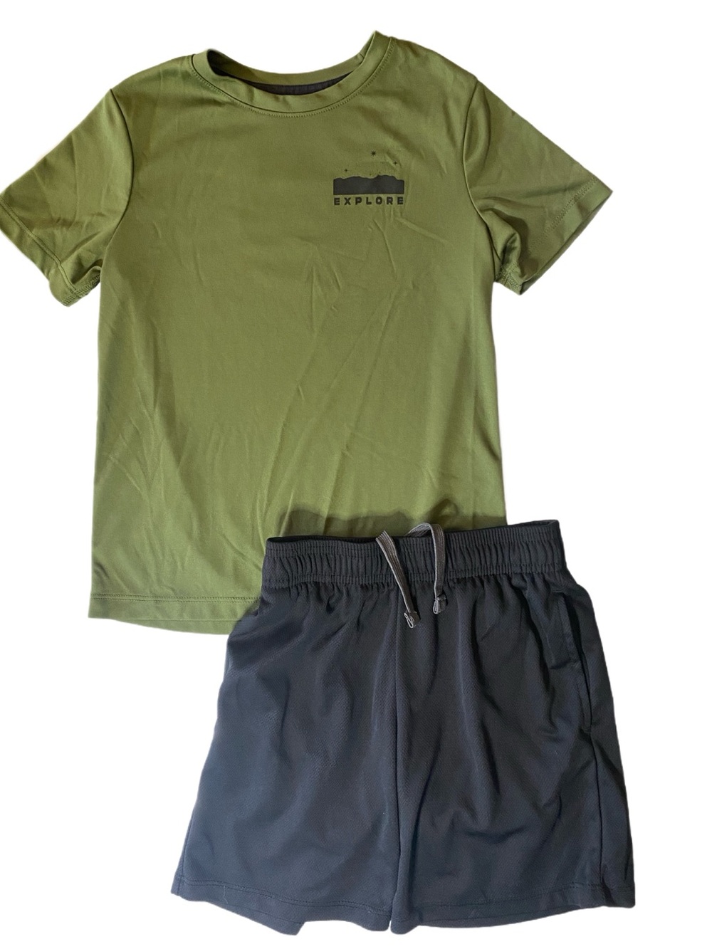 all in motion Set Boy’s Green Shirt And Black Athletic Shorts  Size 6/7